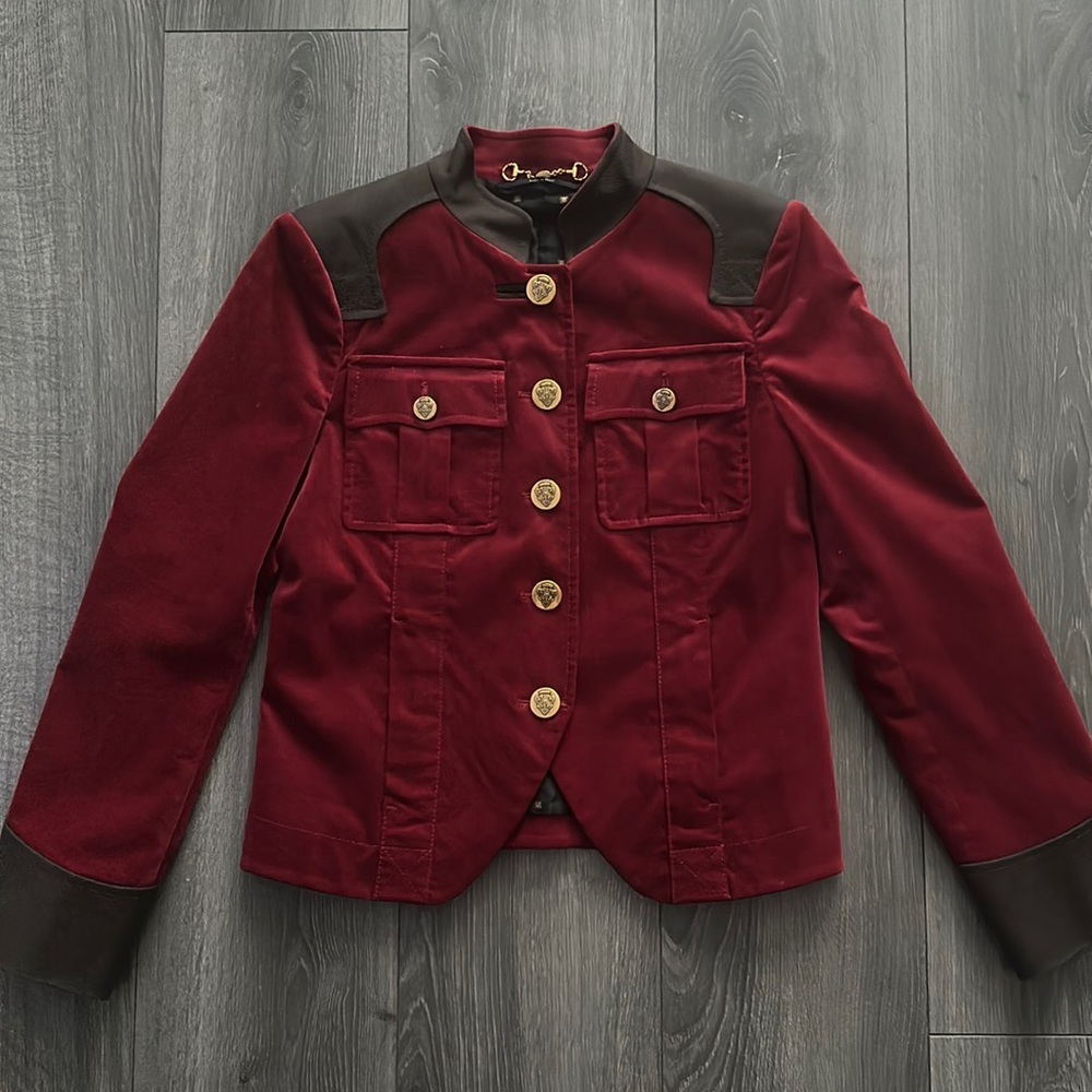 Gucci women’s burgundy velvet blazer jacket with signature gold metal buttons
